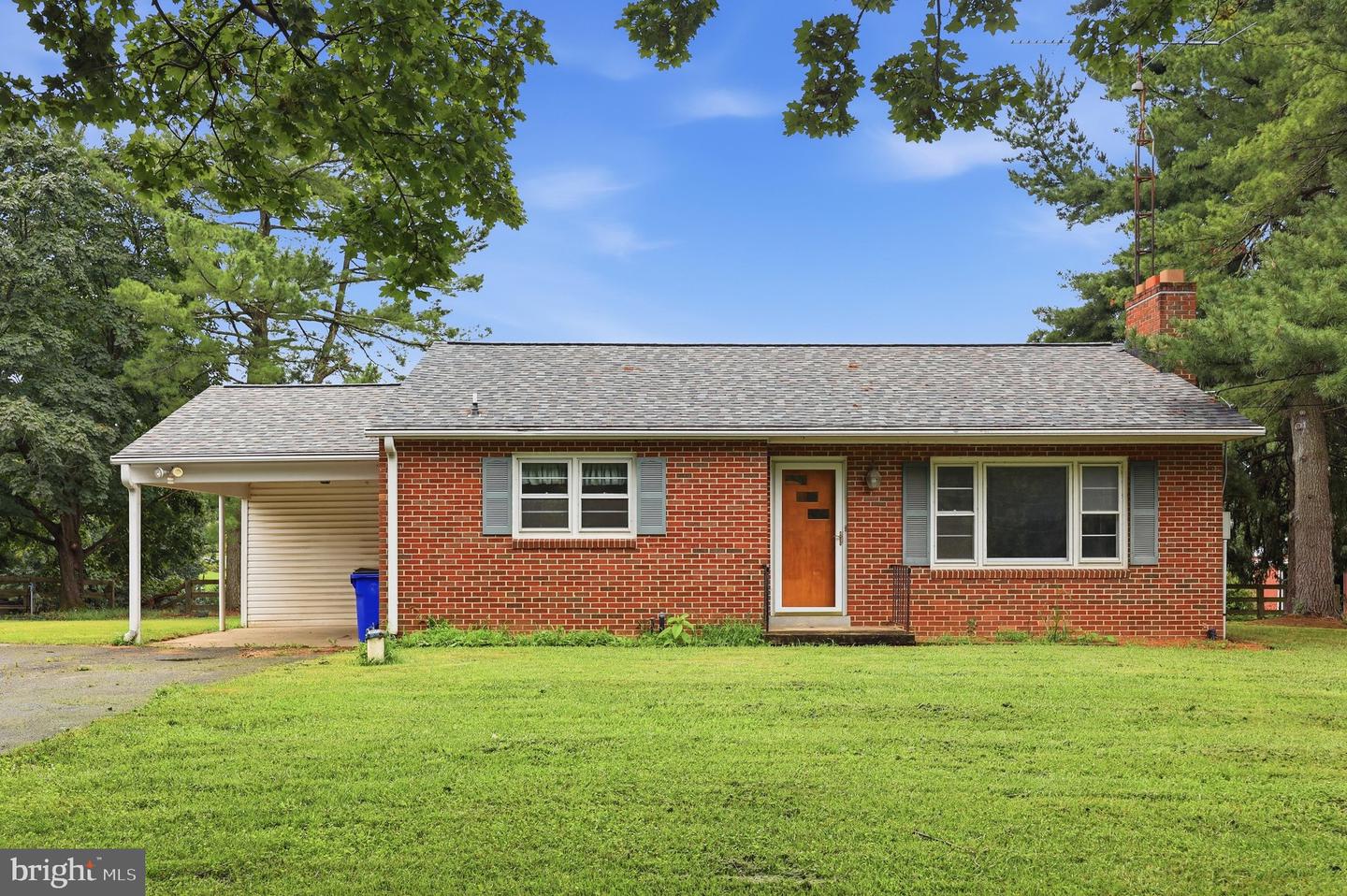 11703 Fingerboard Rd Property Photo 2