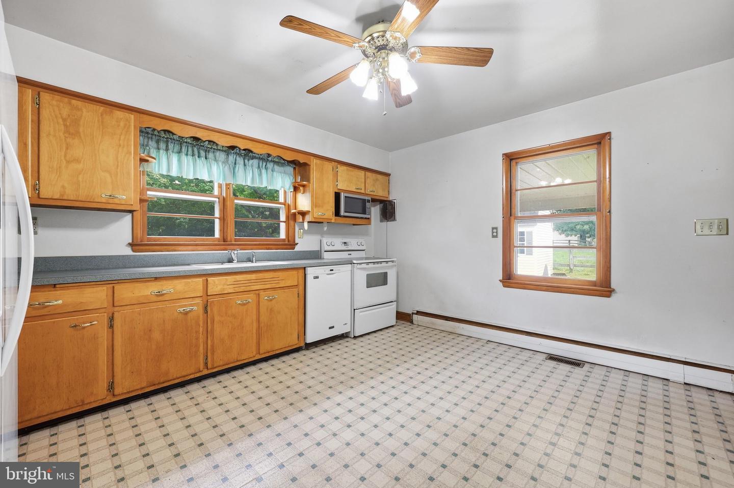 11703 Fingerboard Rd Property Photo 10