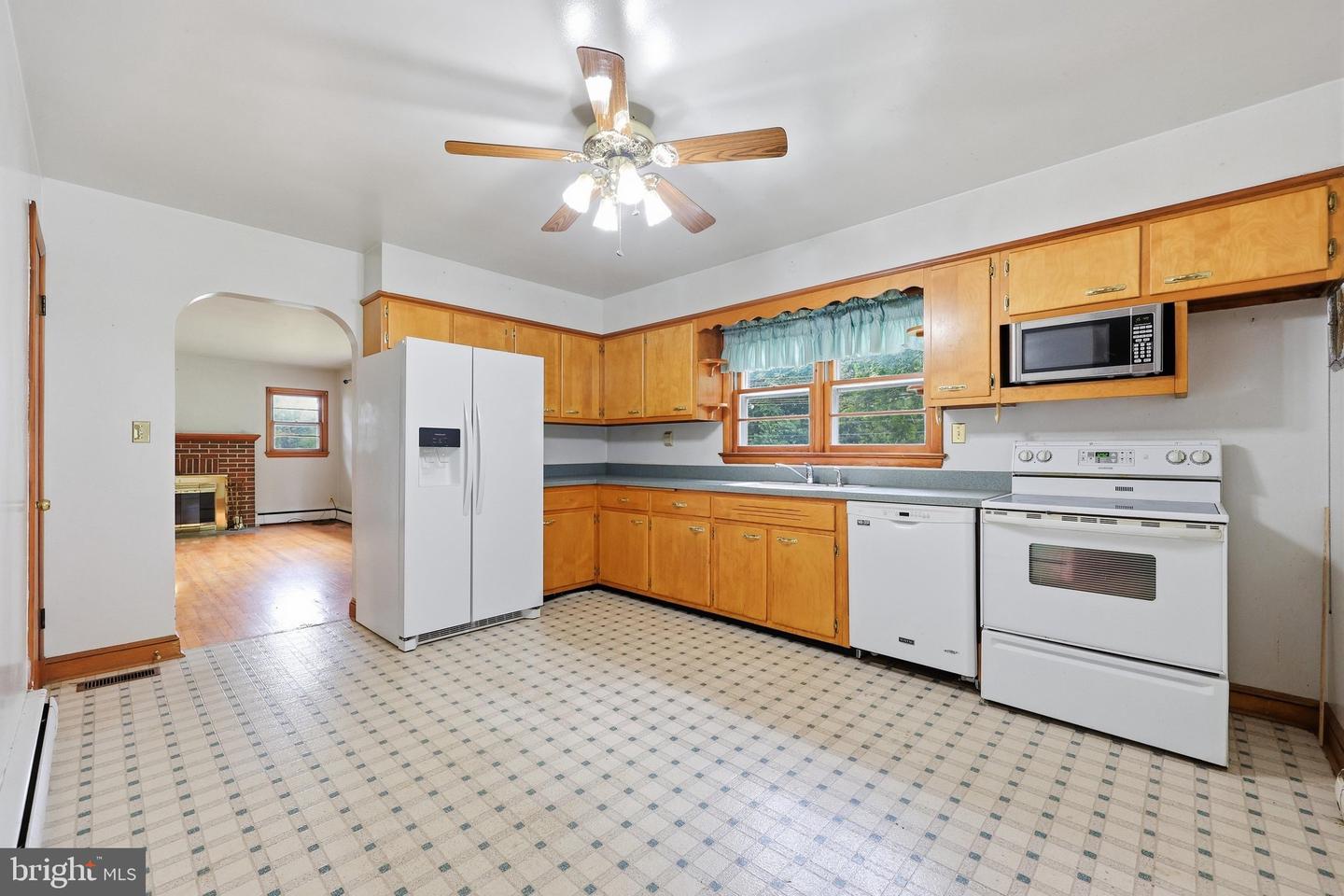 11703 Fingerboard Rd Property Photo 11
