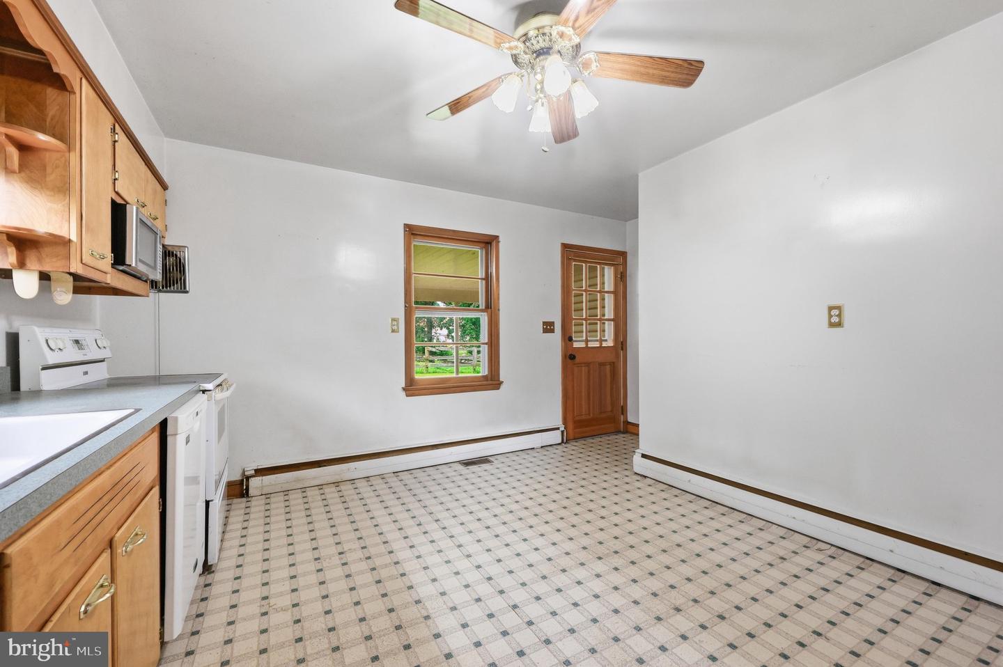 11703 Fingerboard Rd Property Photo 13