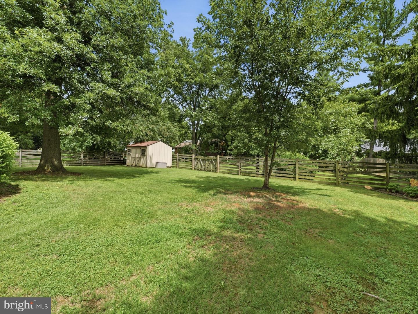 112 Glade Blvd Property Photo 38
