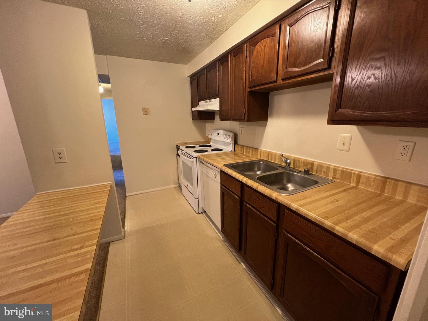 1001-e Heather Ridge Dr #e Property Photo 5
