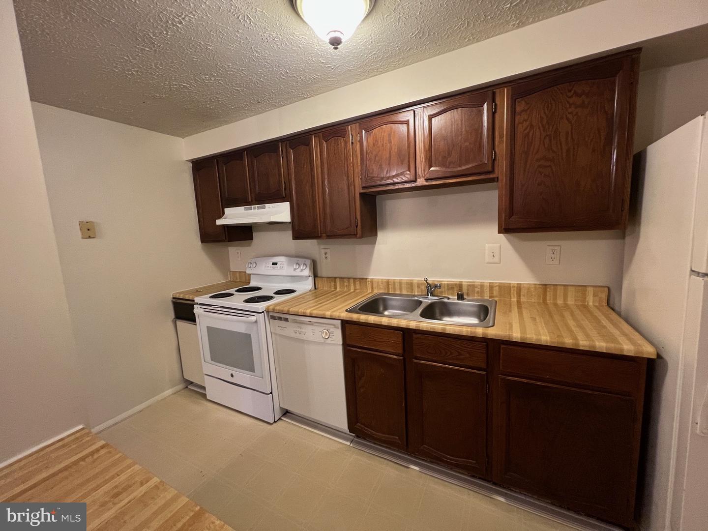 1001-e Heather Ridge Dr #e Property Photo 6