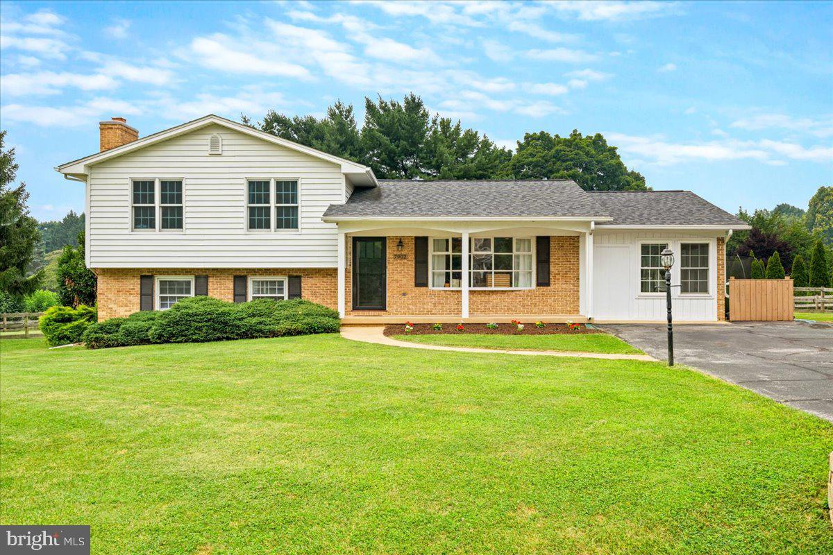 7902 Juniper Dr Property Photo 1