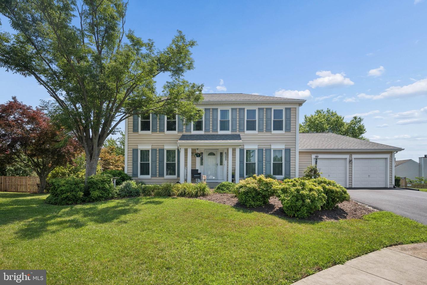 6305 DERBY CIR Property Photo 1