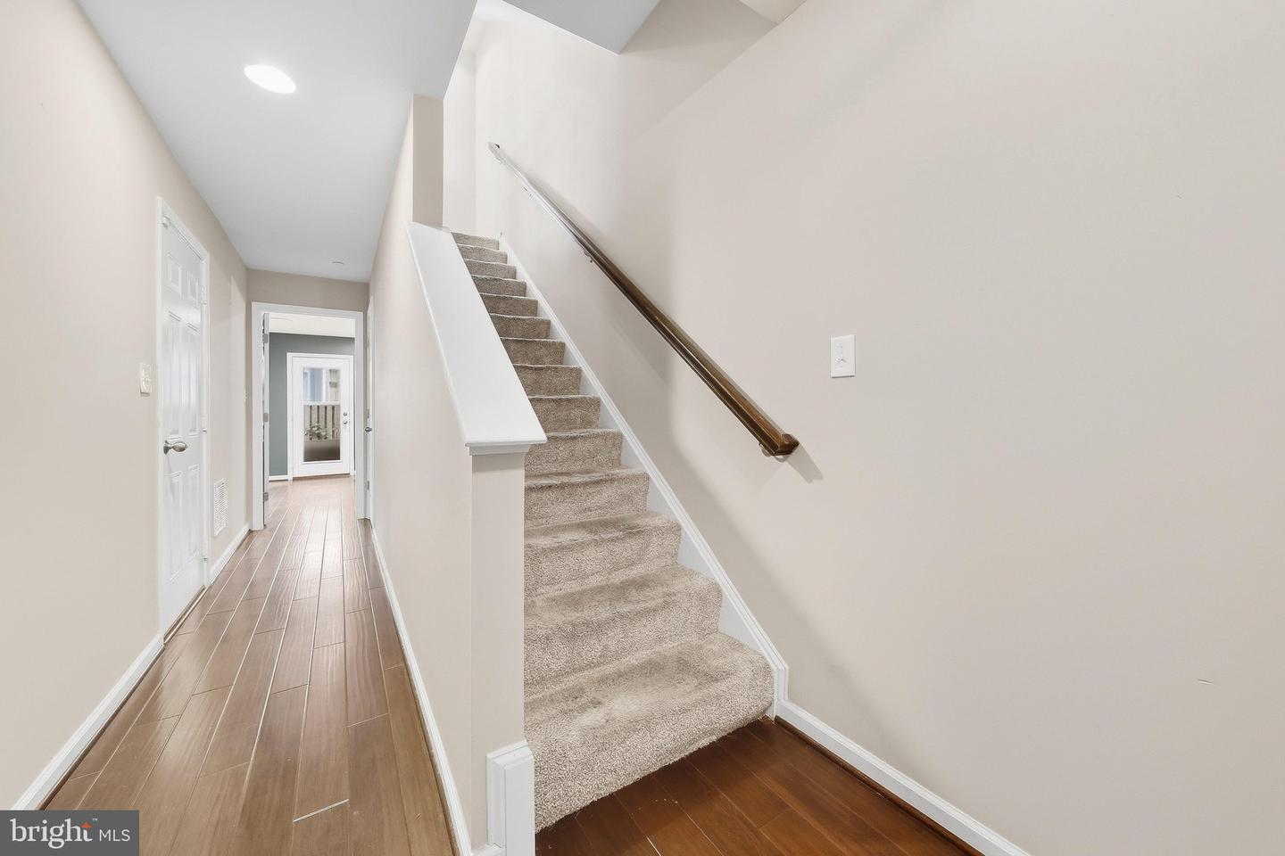 6086 Forum Sq Property Photo 4