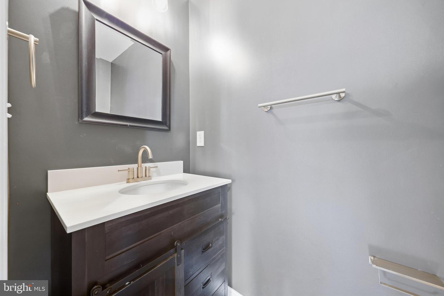 6086 Forum Sq Property Photo 9