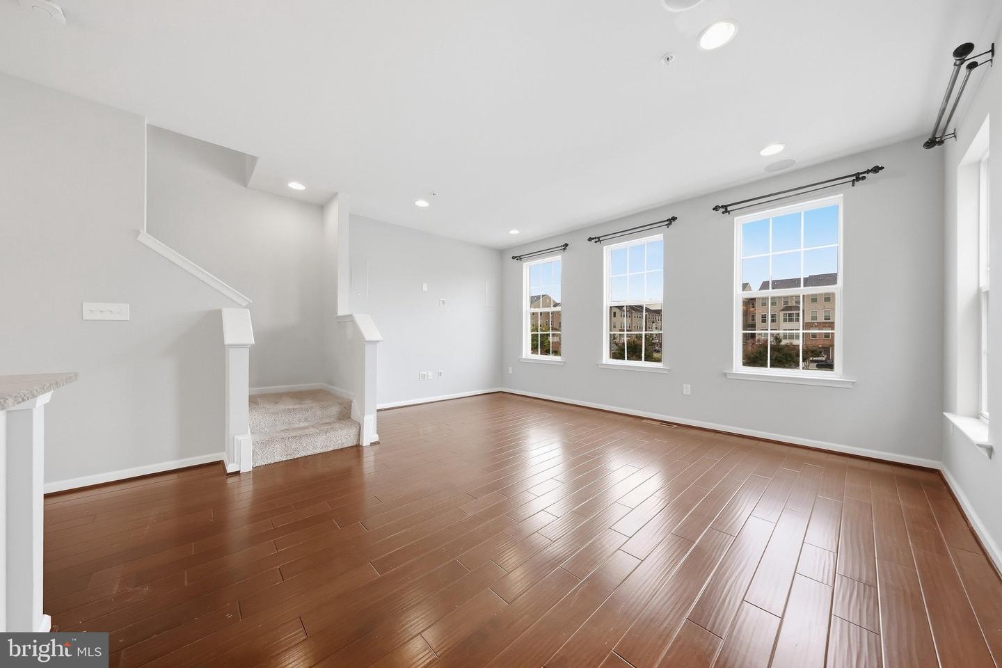 6086 Forum Sq Property Photo 19