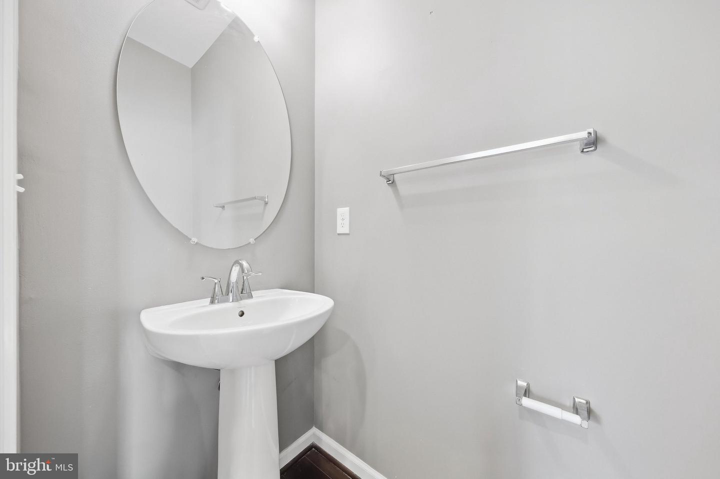6086 Forum Sq Property Photo 24