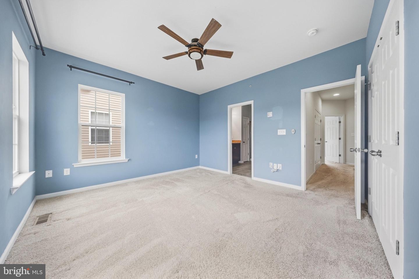 6086 Forum Sq Property Photo 28