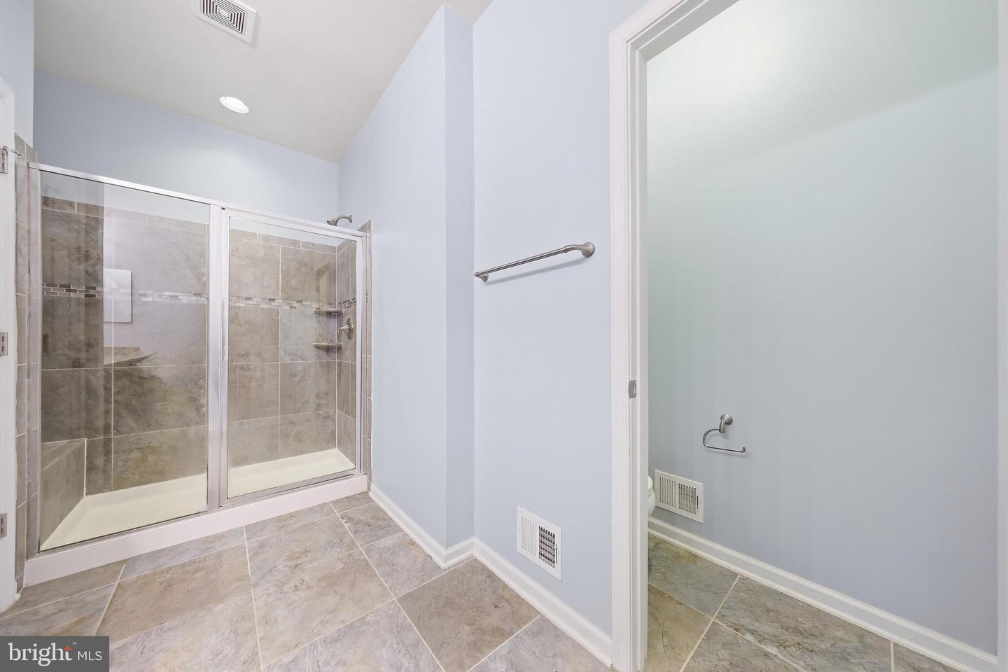 6086 Forum Sq Property Photo 32