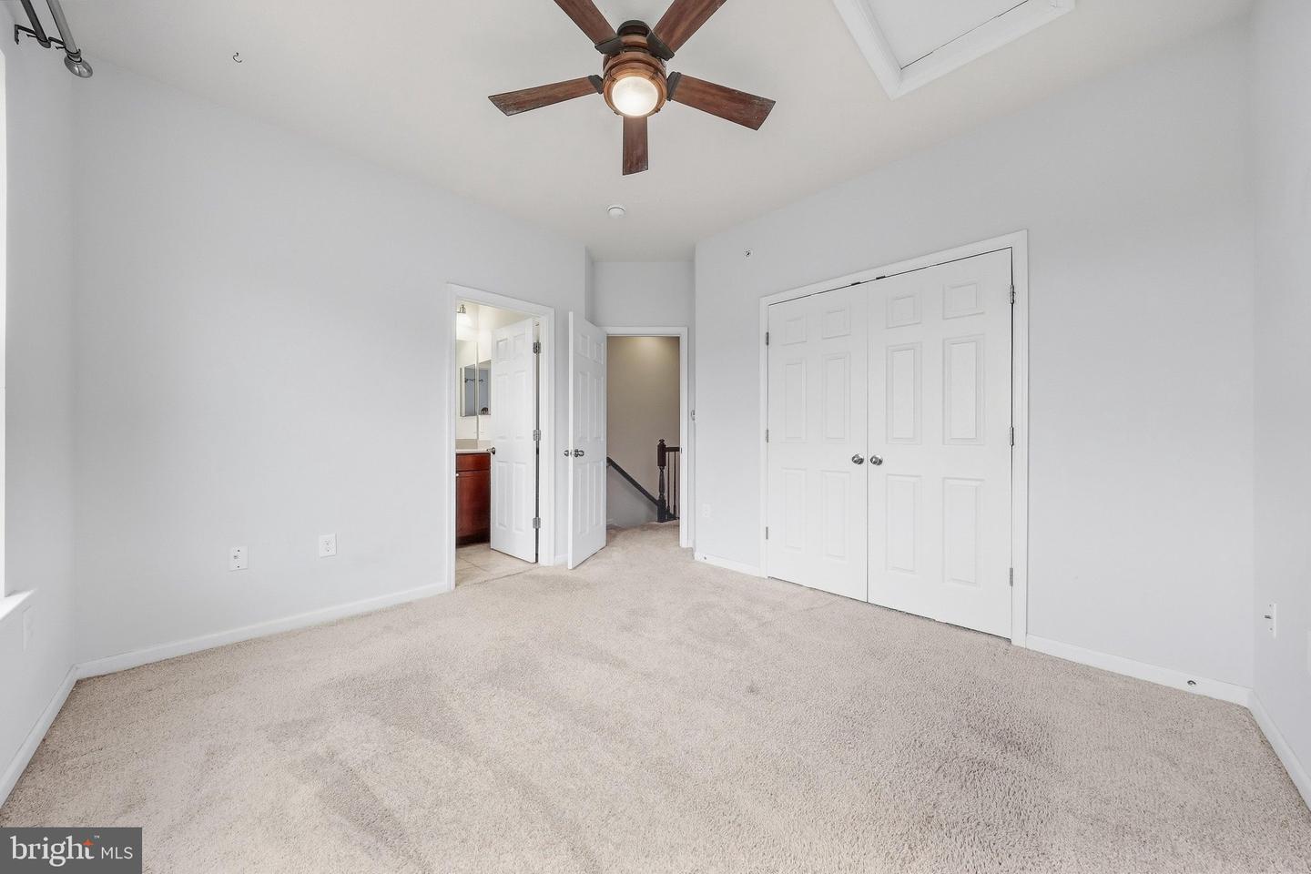 6086 Forum Sq Property Photo 35