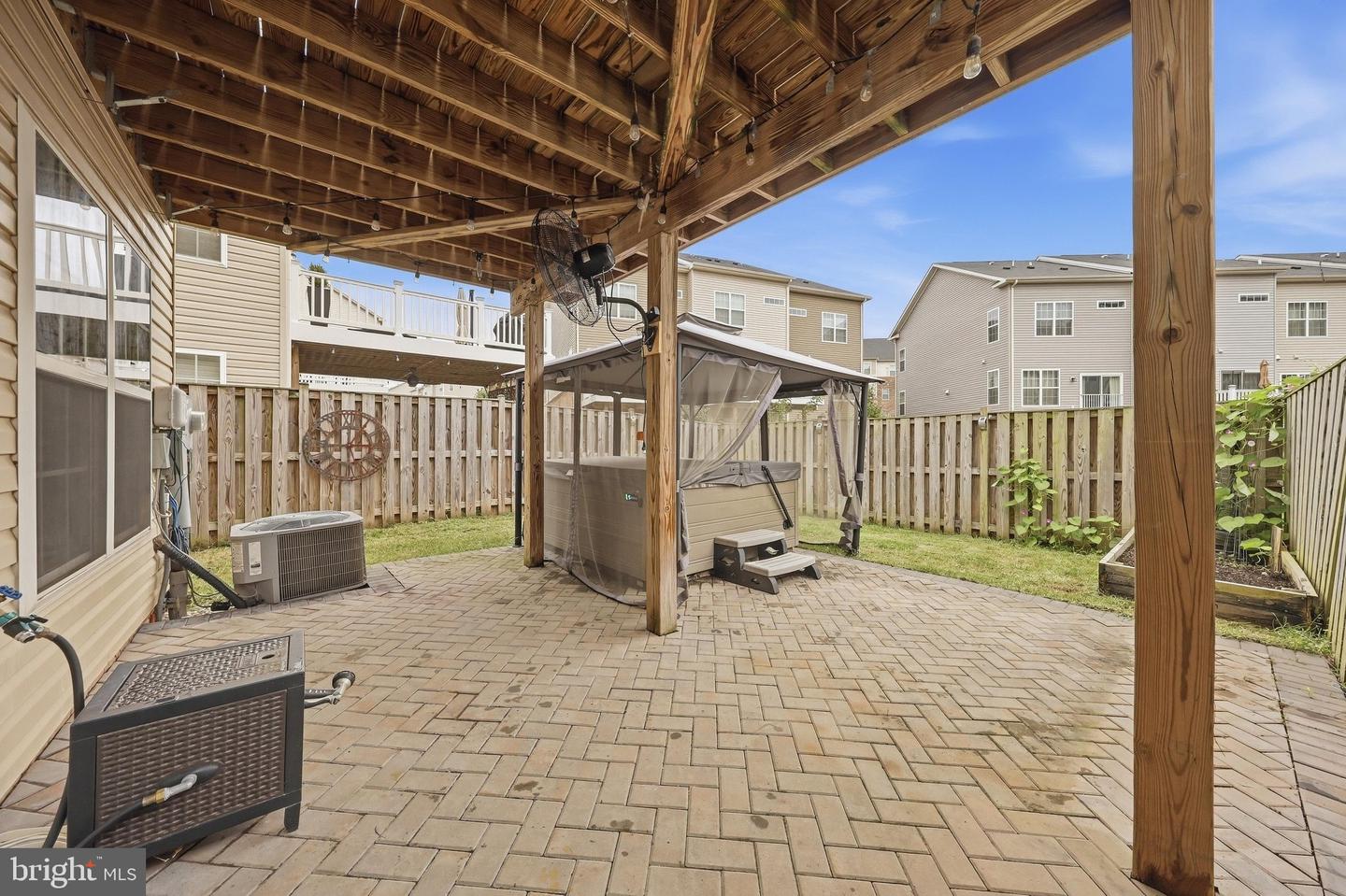 6086 Forum Sq Property Photo 49
