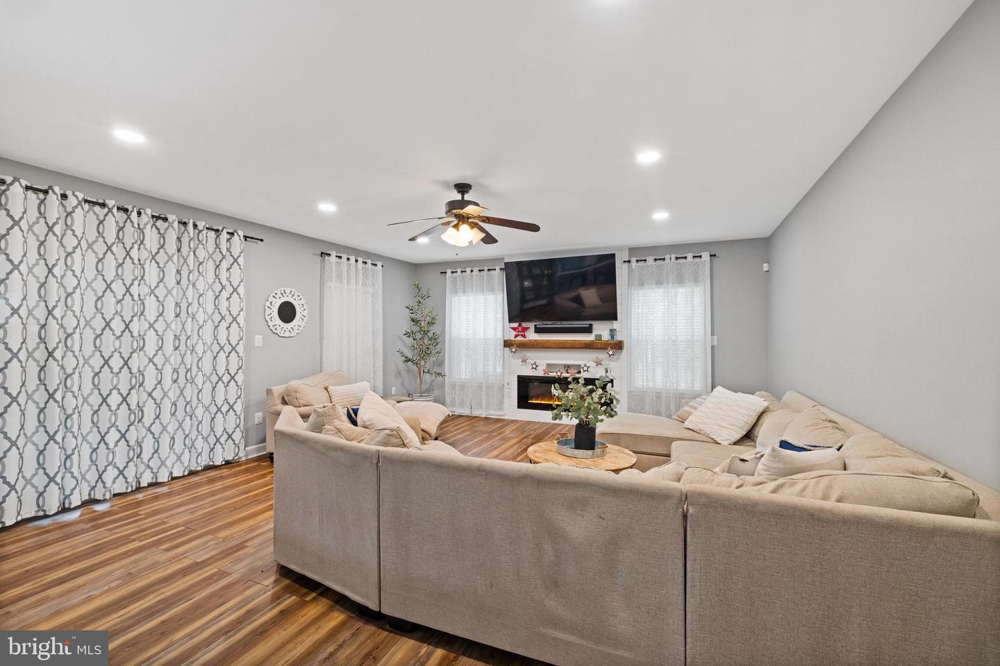 7014 Allington Manor Cir E Property Photo 53