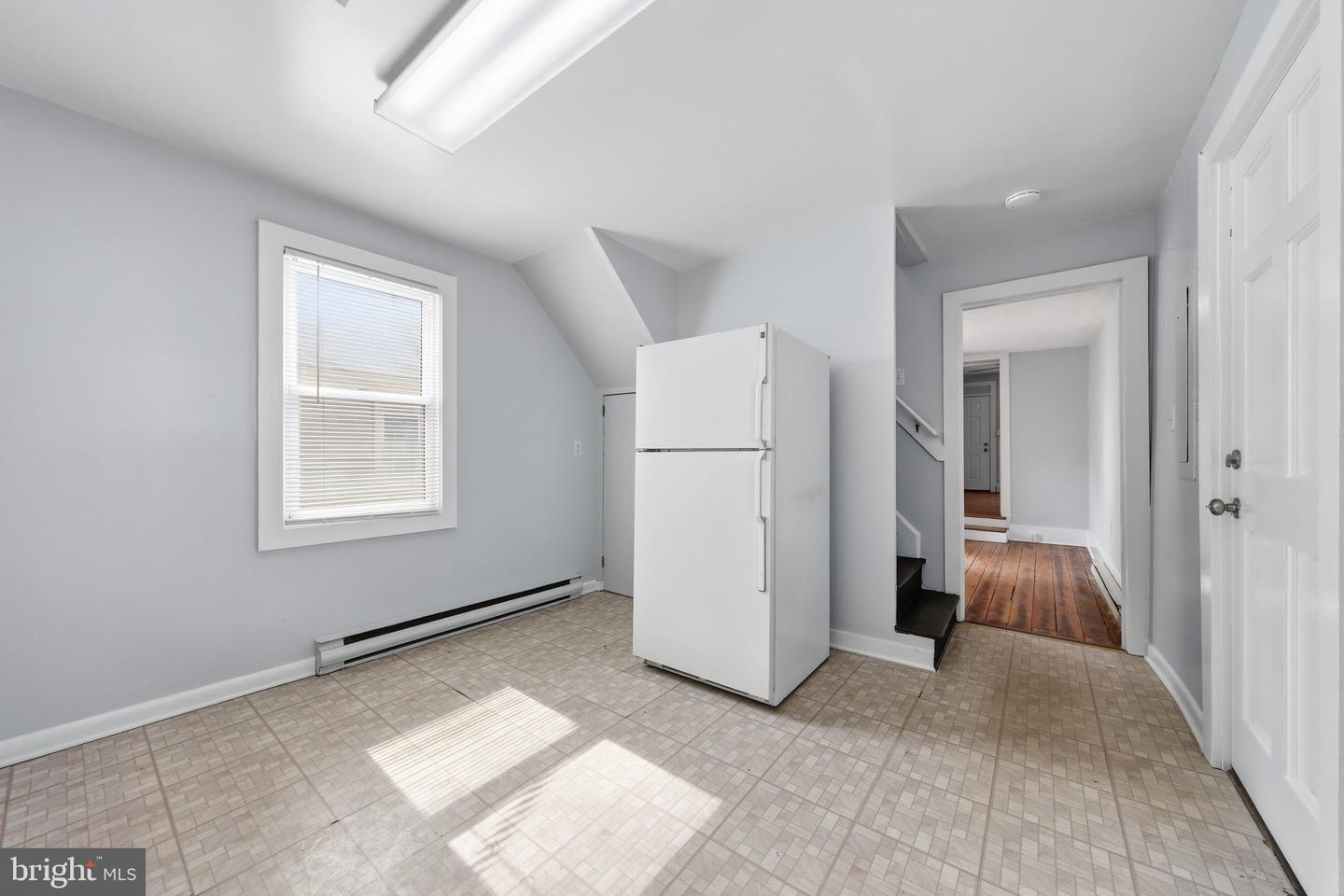 101 W 5th St W Property Photo 12