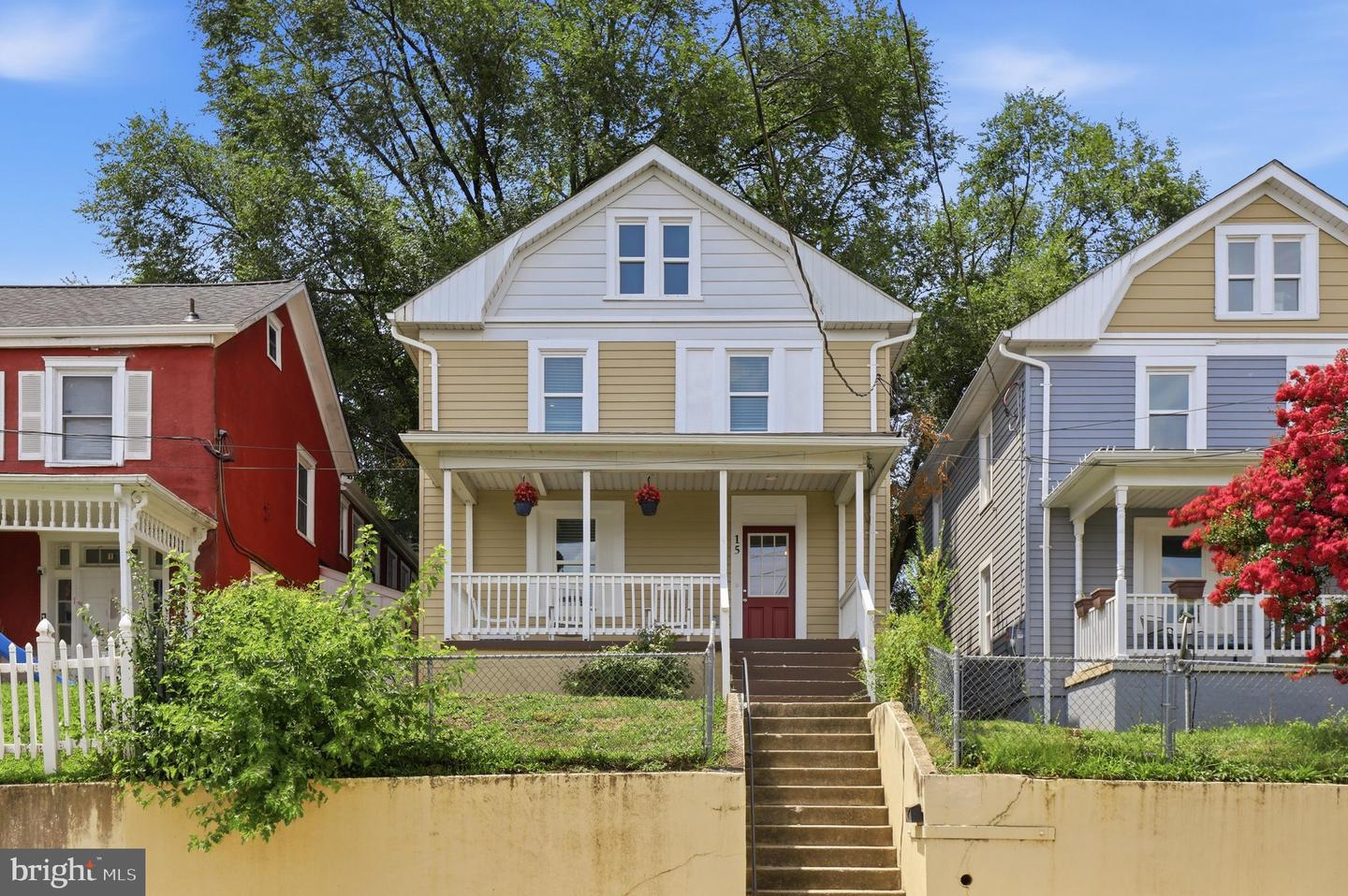 15 Maryland Ave Property Photo 1