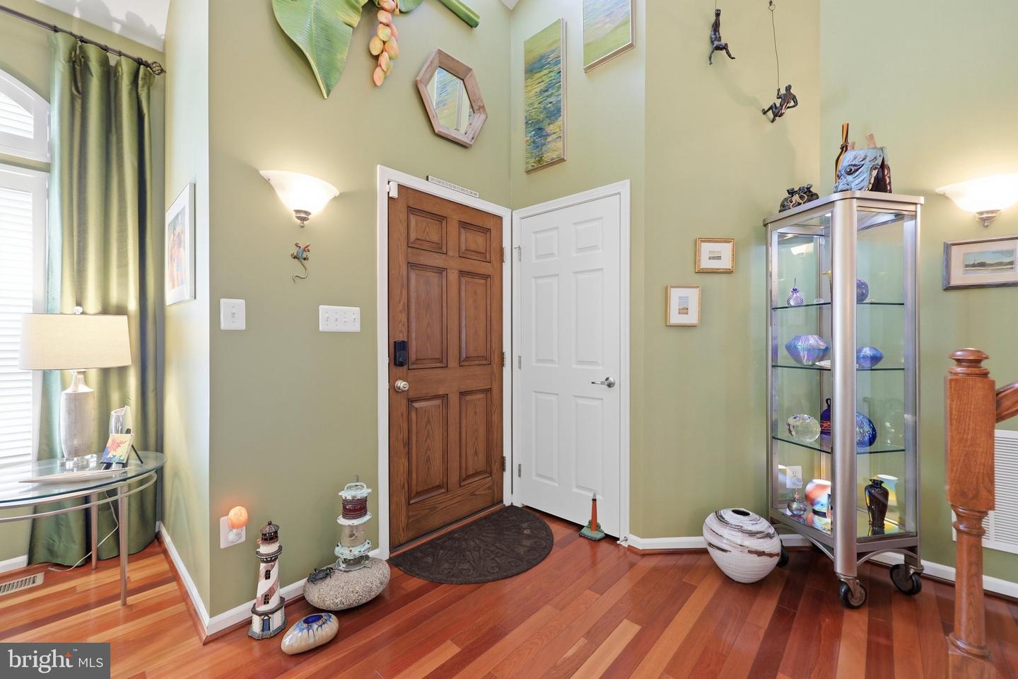10521 Edwardian Ln #142 Property Photo 5