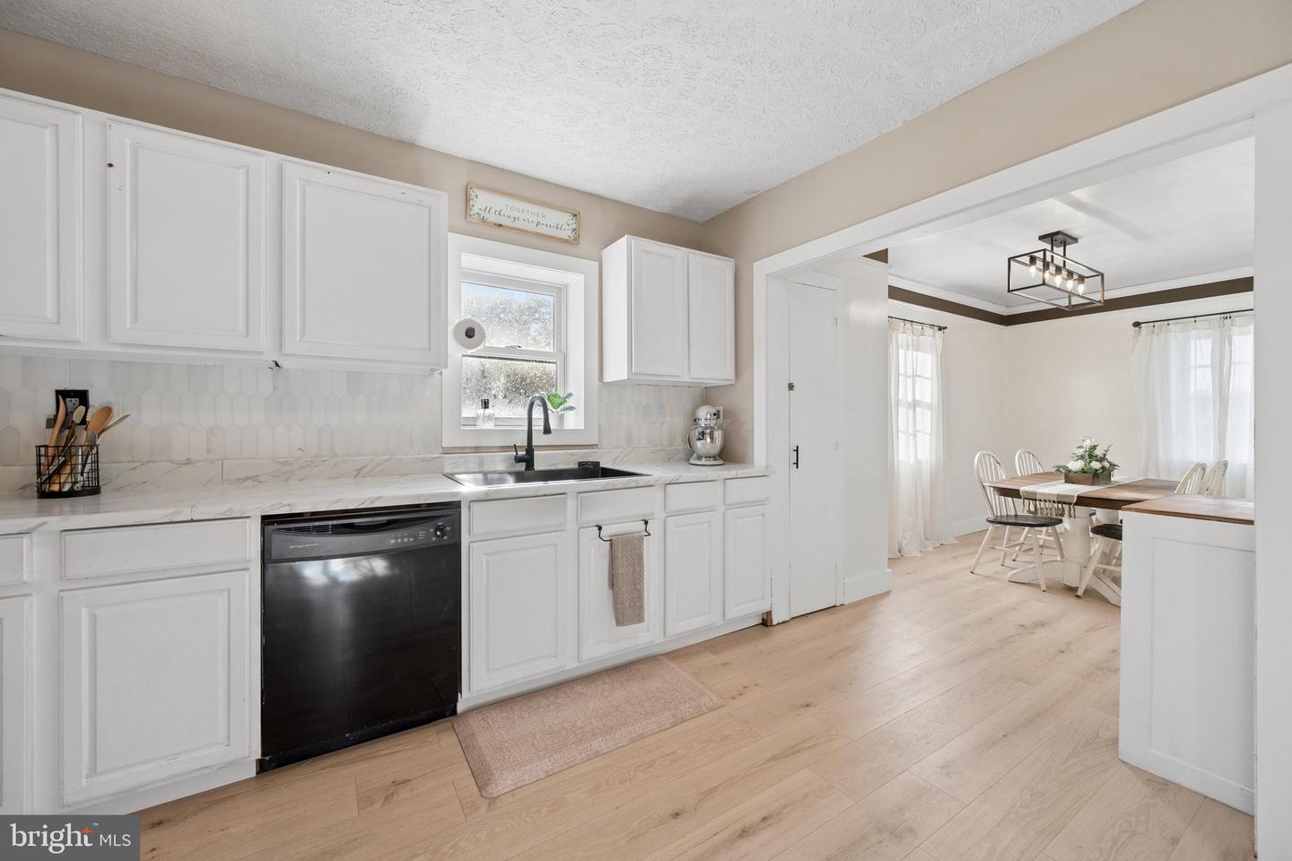 15851 Smith Rd Property Photo 11