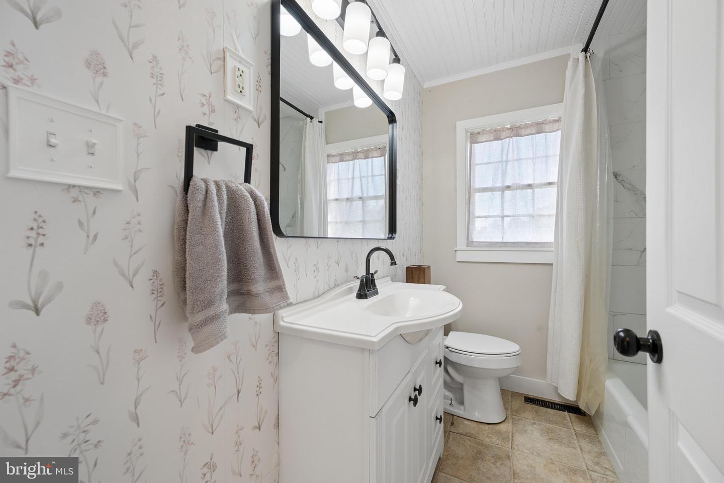 15851 Smith Rd Property Photo 24