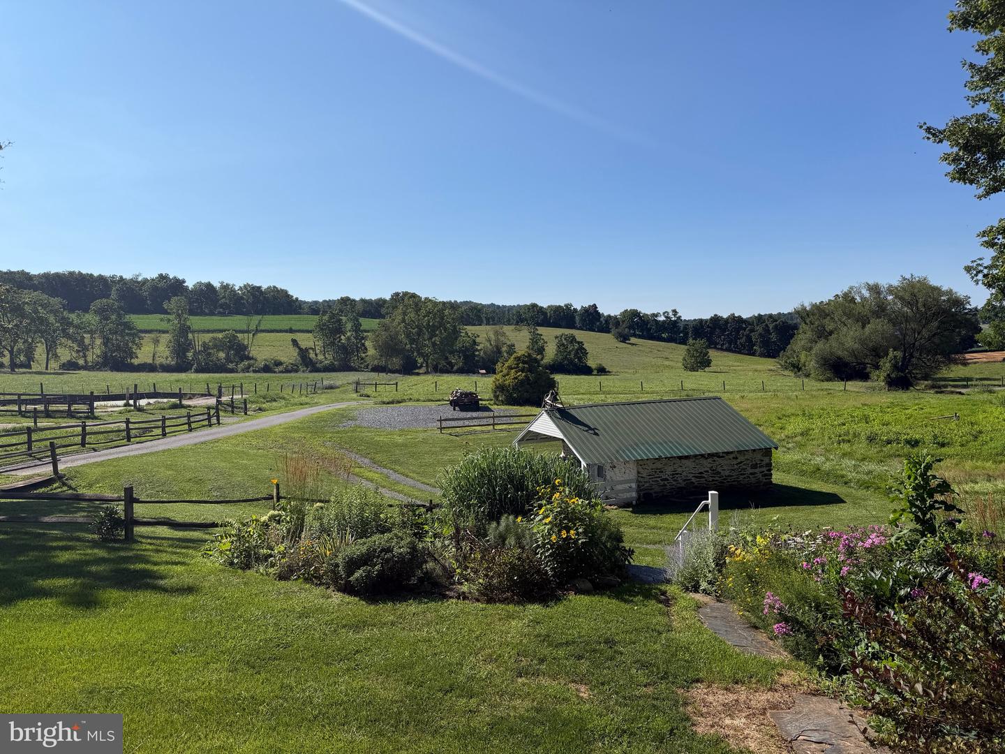 11037 Harp Hill Rd Property Photo 17