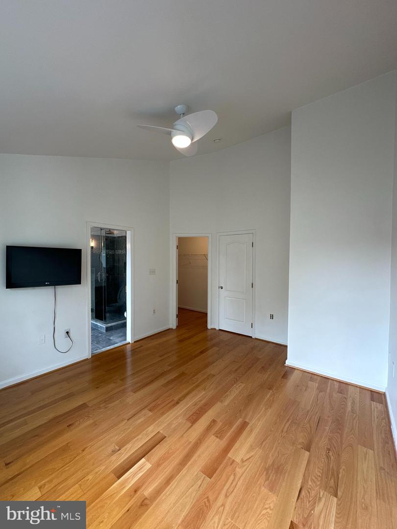 917 Halleck Dr Property Photo 3