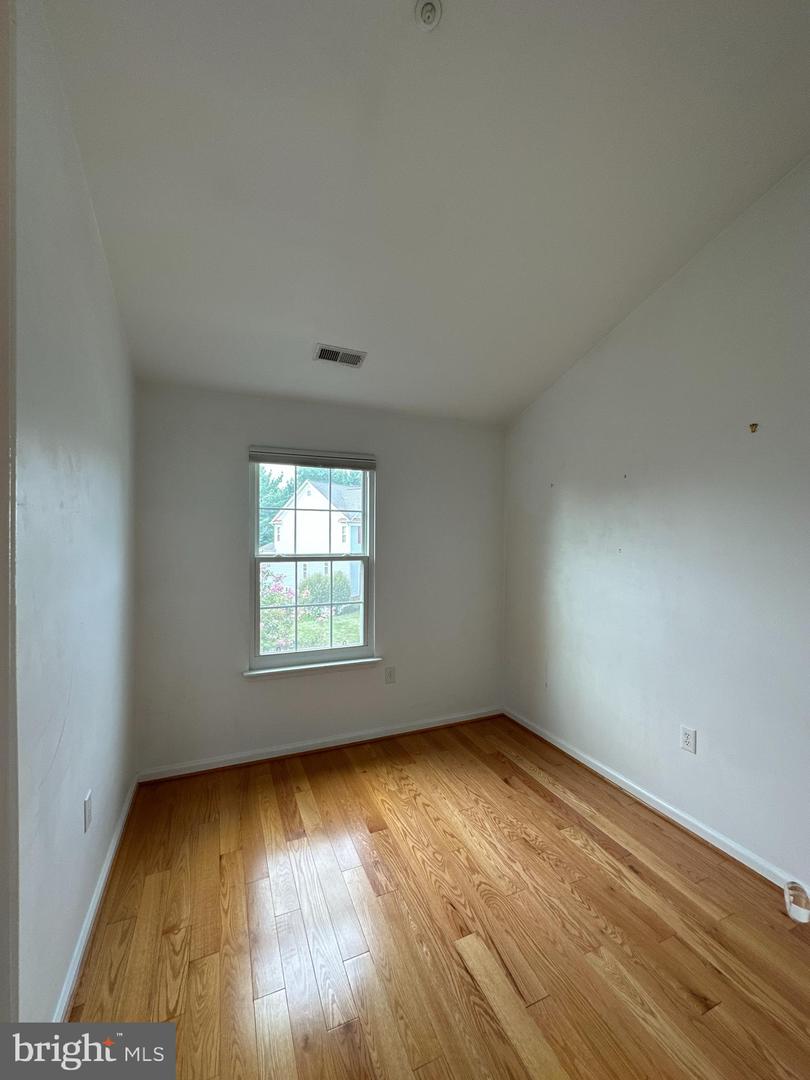 917 Halleck Dr Property Photo 14