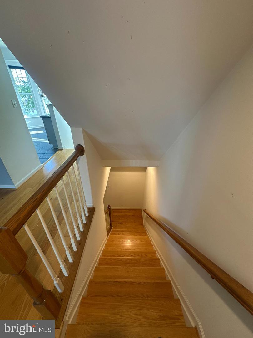 917 Halleck Dr Property Photo 41