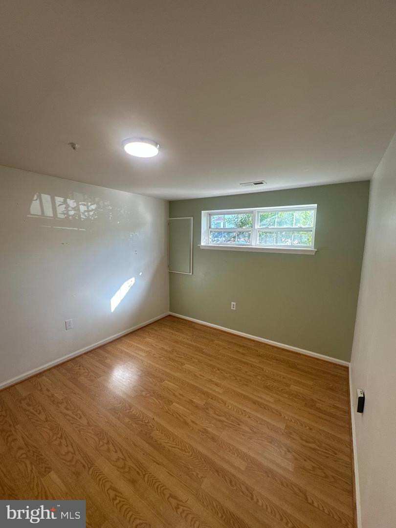 917 Halleck Dr Property Photo 44
