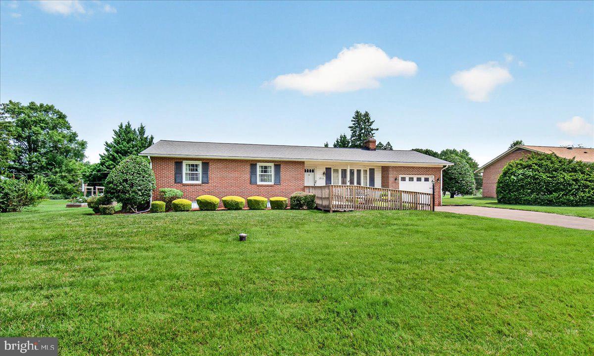 7910 EDGEWOOD FARM RD Property Photo 1