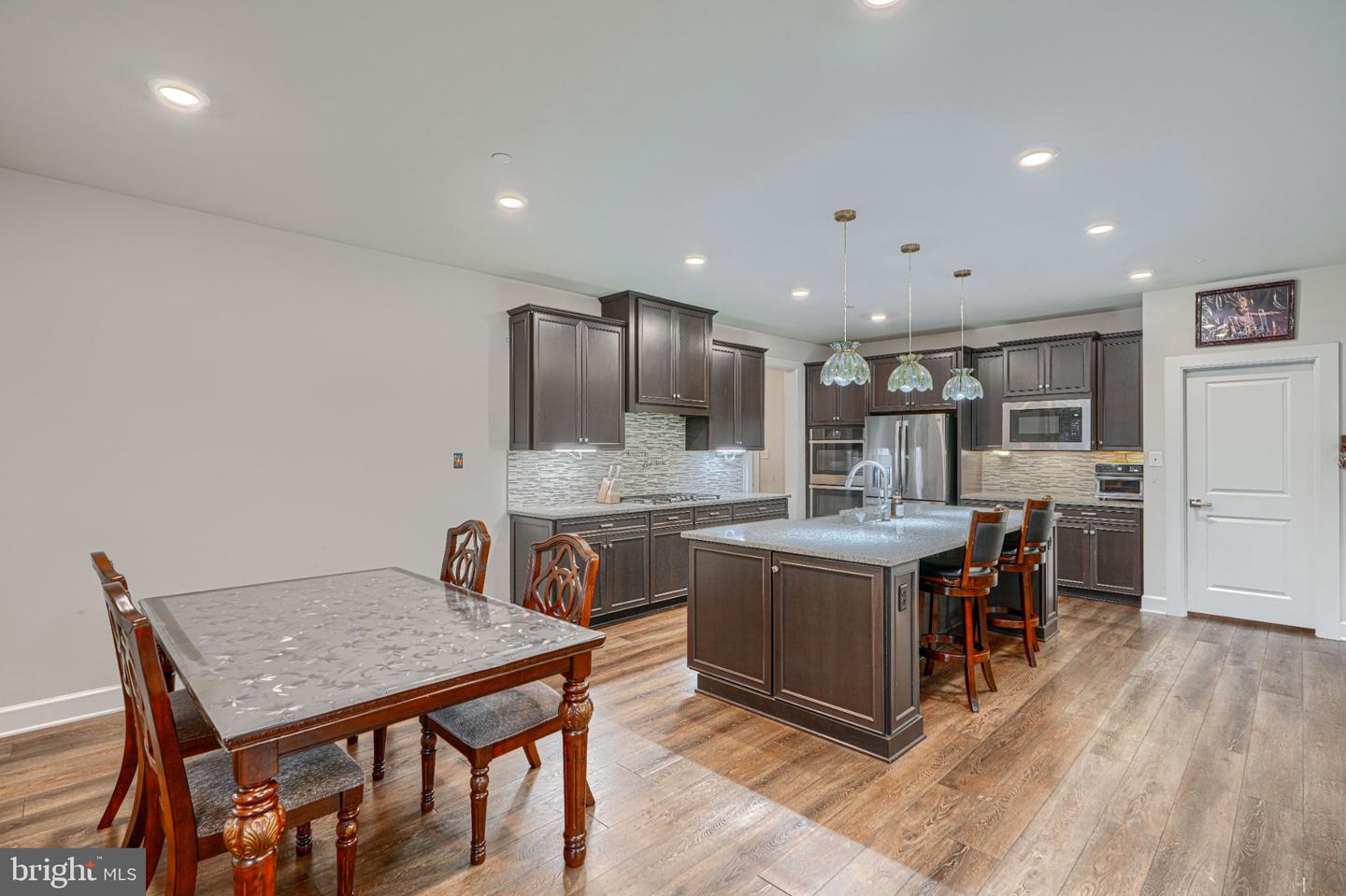 7142 Starmount Way Property Photo 26