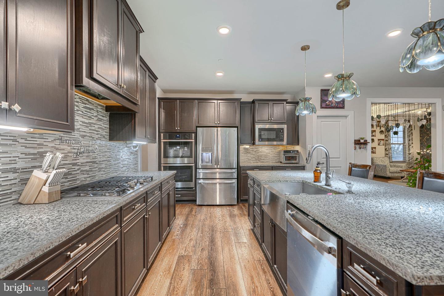 7142 Starmount Way Property Photo 32