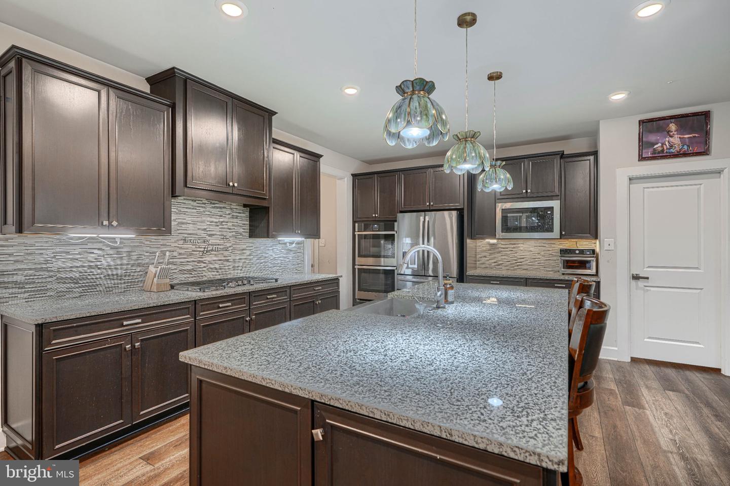 7142 Starmount Way Property Photo 33
