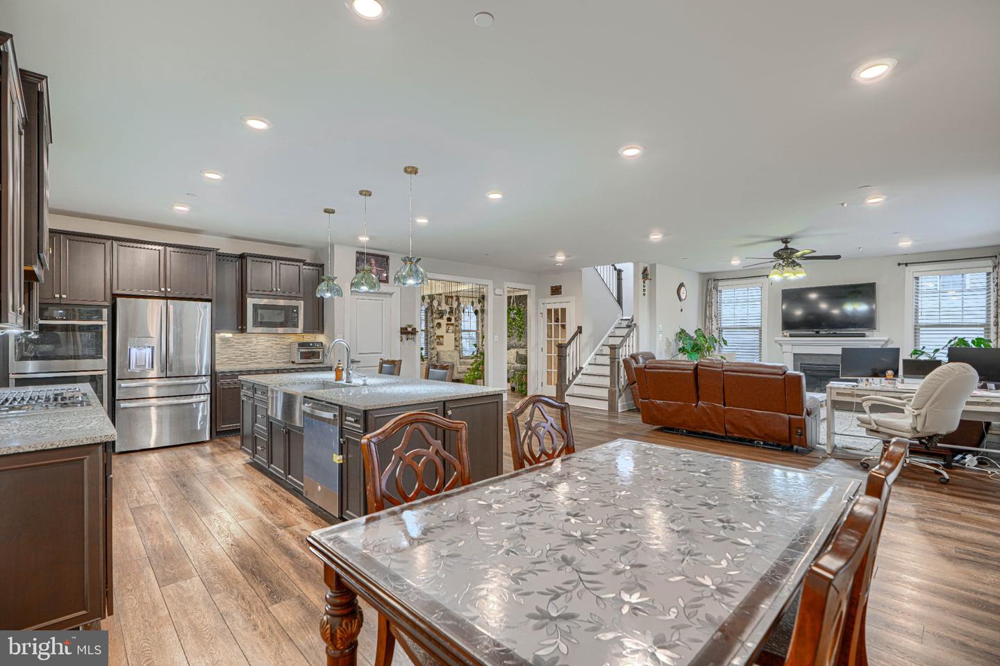 7142 Starmount Way Property Photo 34