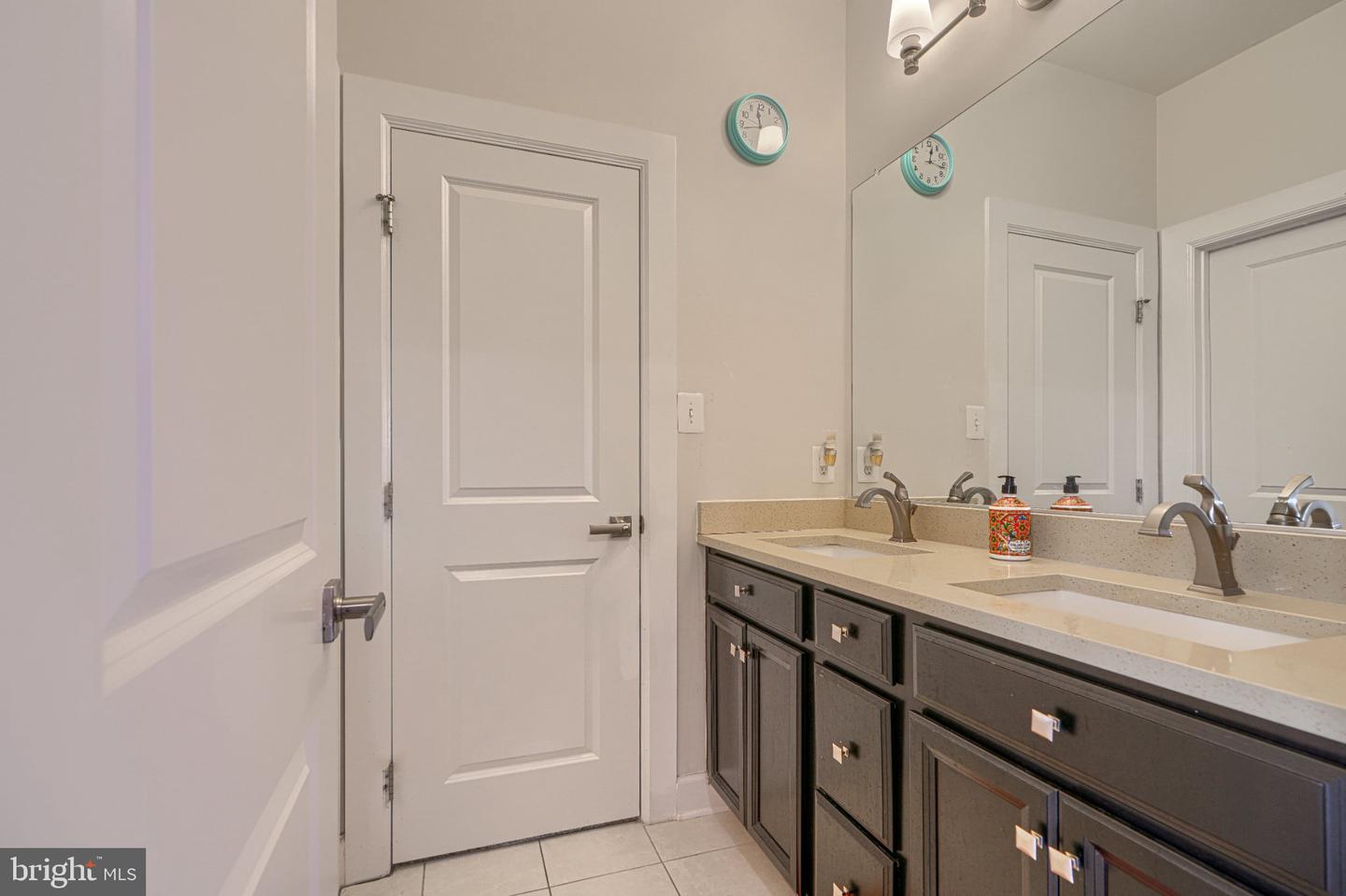 7142 Starmount Way Property Photo 49