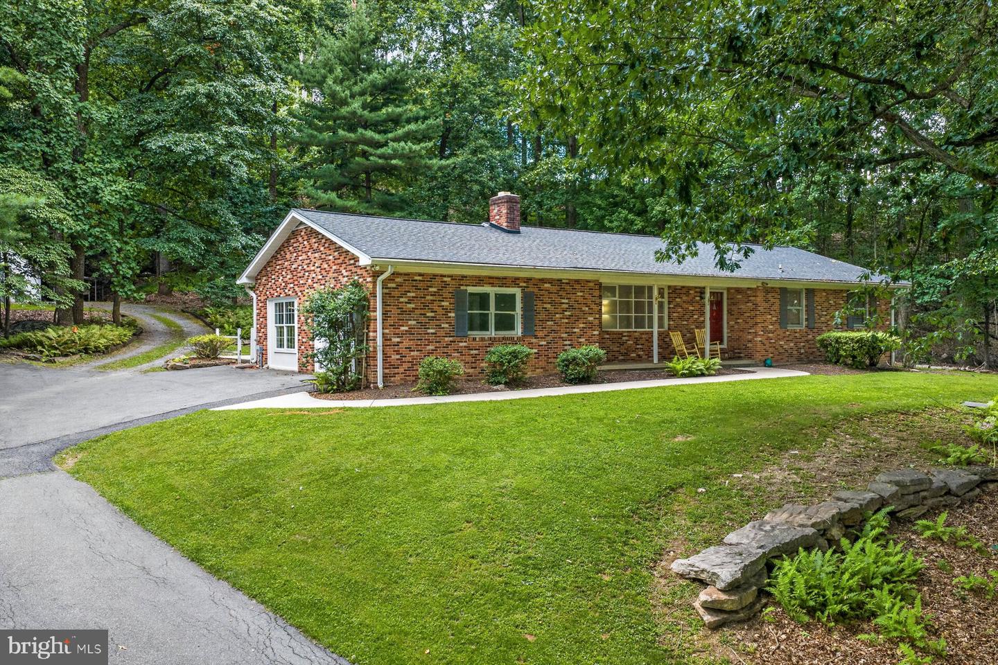 6406 White Oak Ct Property Photo 1
