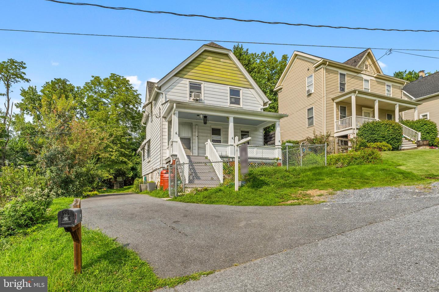 819 E A St Property Photo 1
