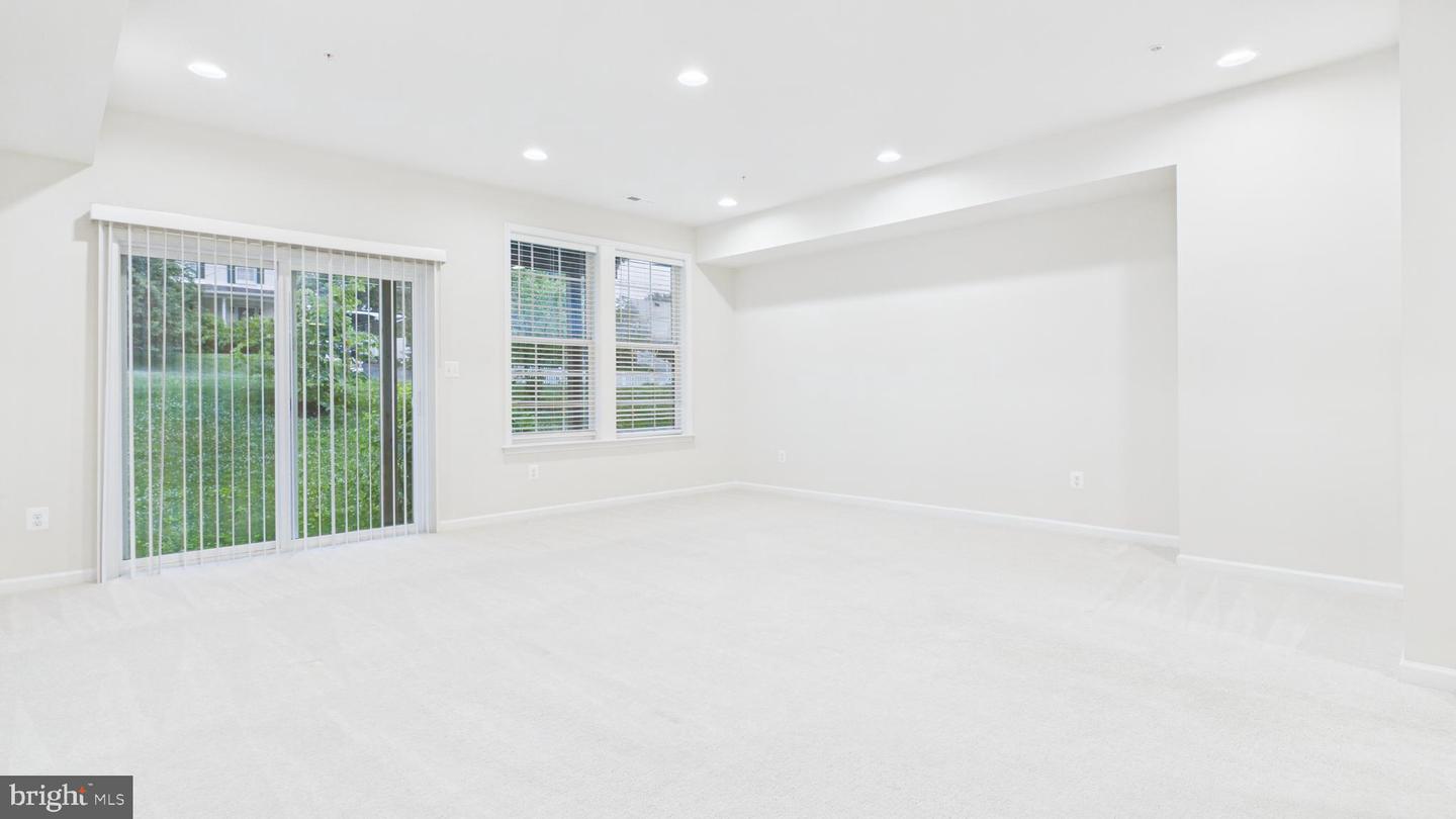 12 Chester Ct Property Photo 6