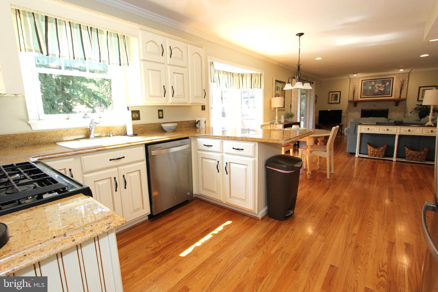 6759 Meadowside Dr Property Photo 6