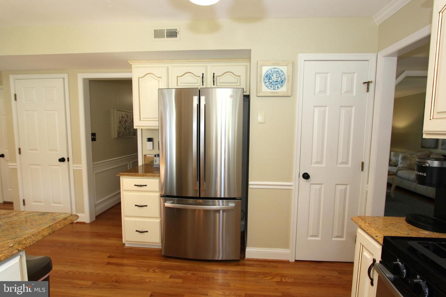 6759 Meadowside Dr Property Photo 7