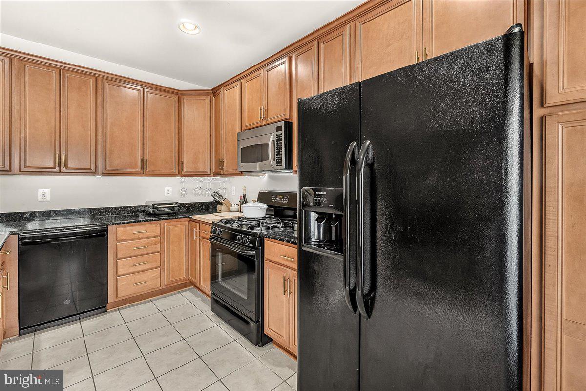 1794-b Poolside Way #24-b Property Photo 13