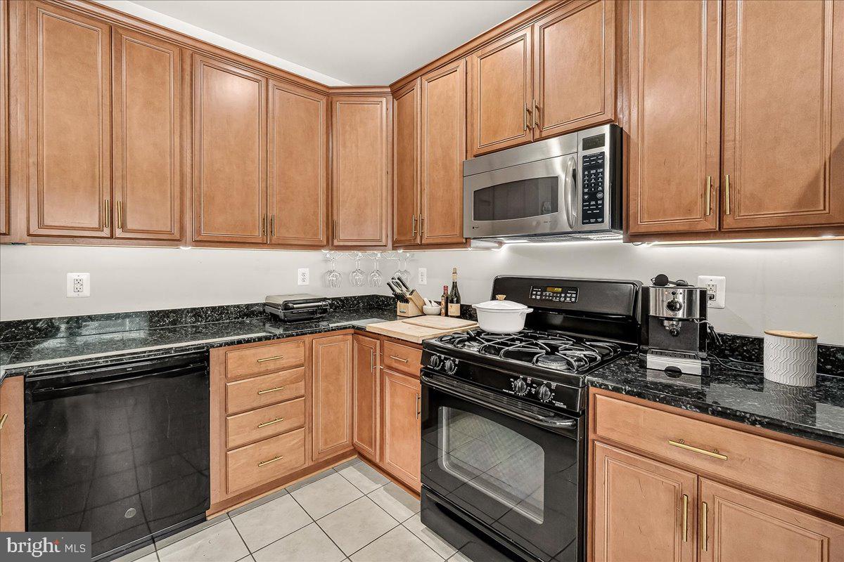 1794-b Poolside Way #24-b Property Photo 16