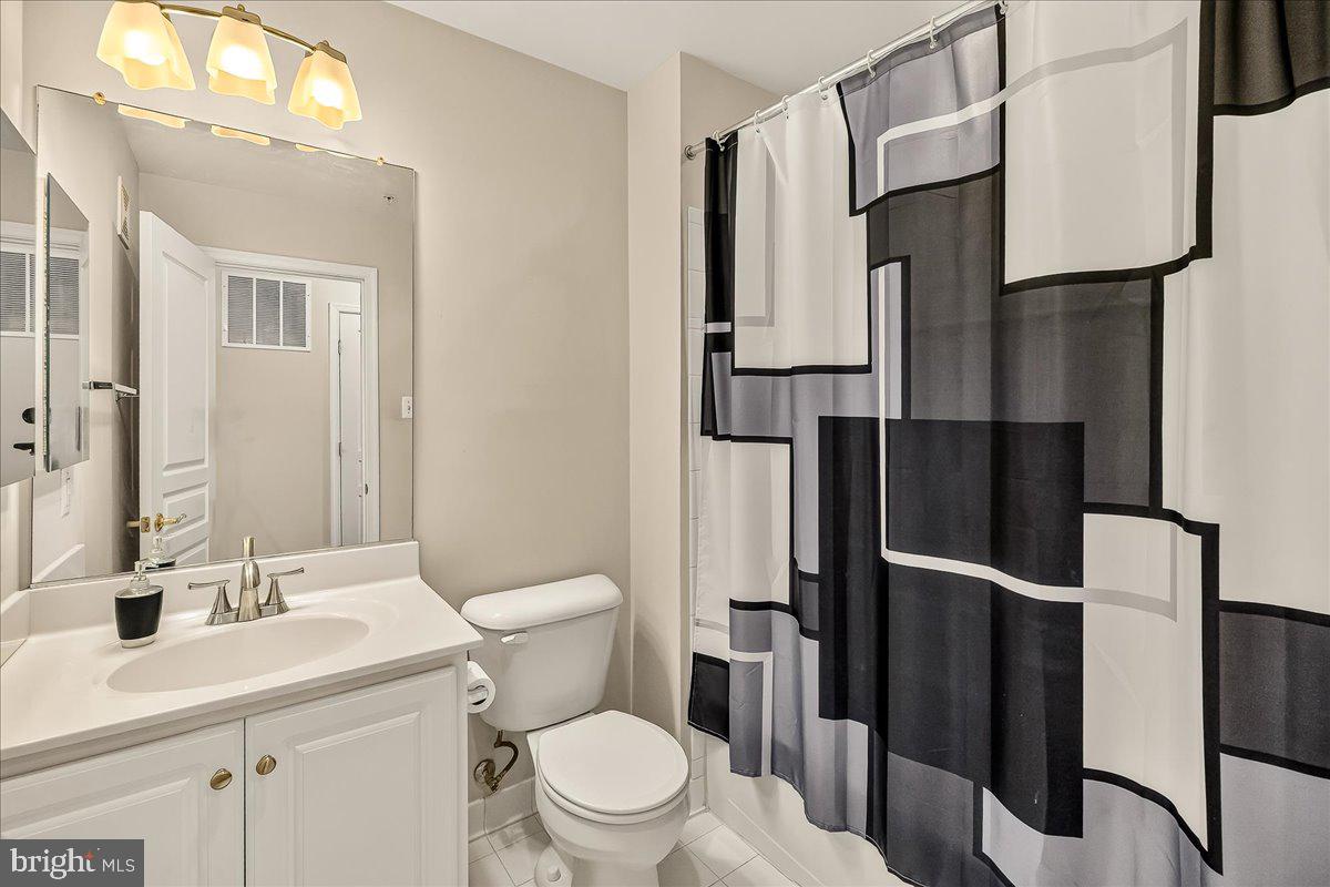 1794-b Poolside Way #24-b Property Photo 24