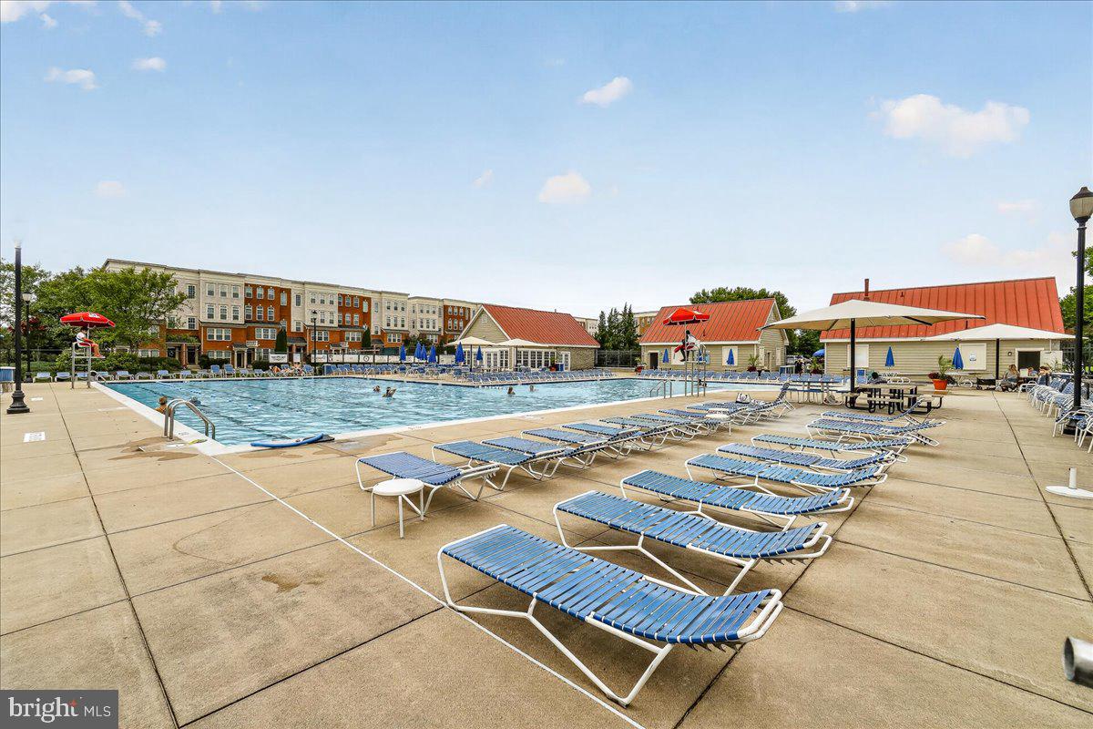 1794-b Poolside Way #24-b Property Photo 40