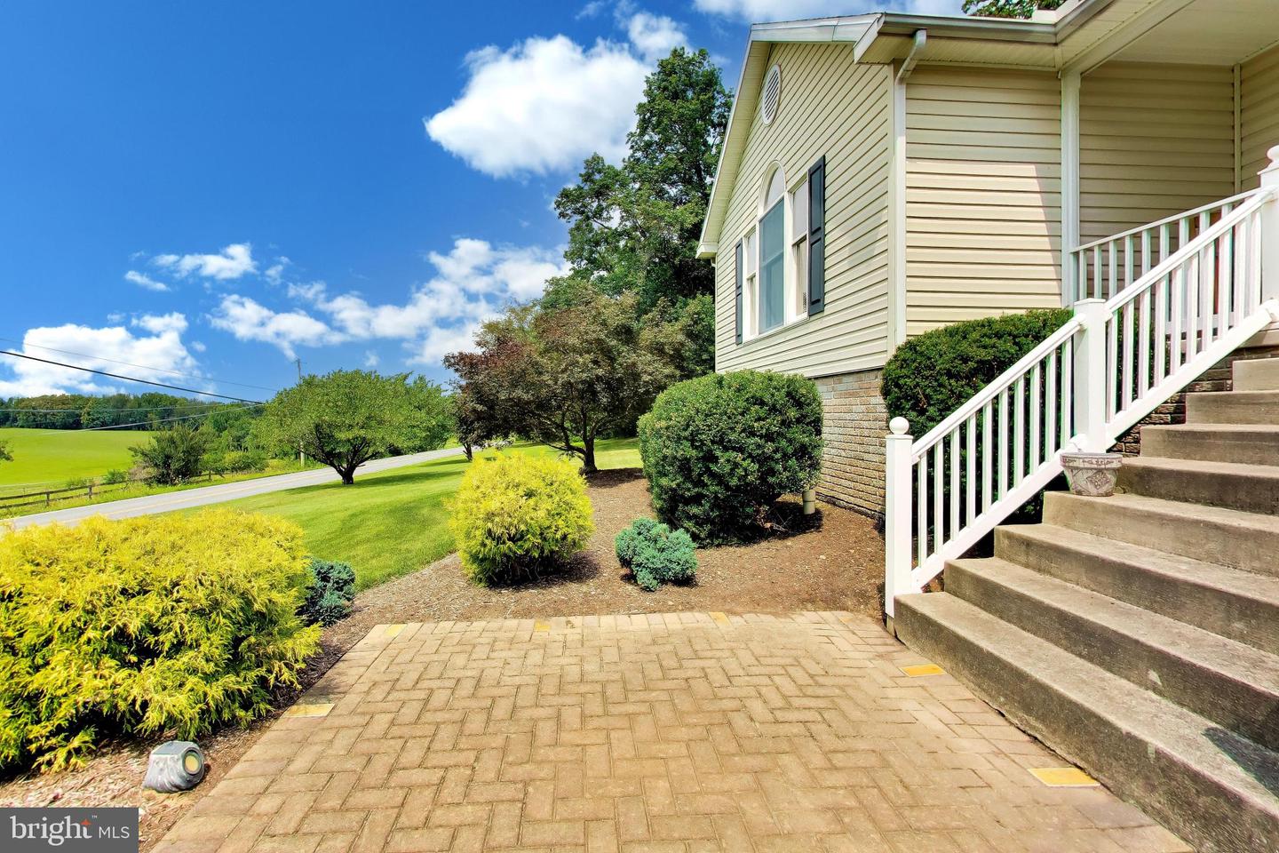 12205 Warner Rd Property Photo 5