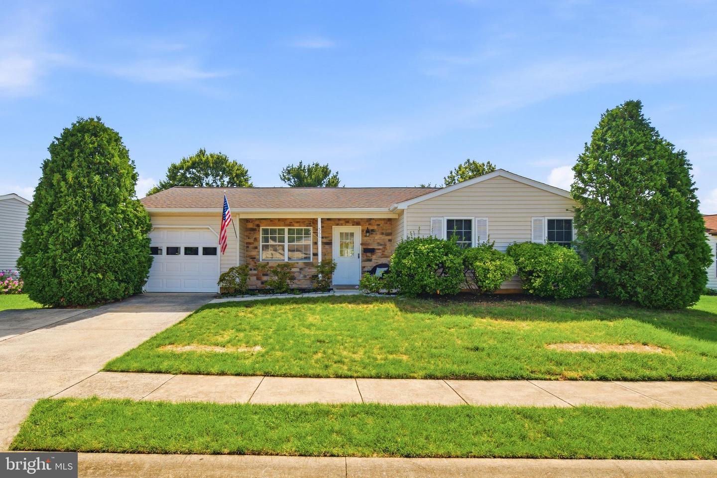 5661 Crabapple Dr Property Photo 1