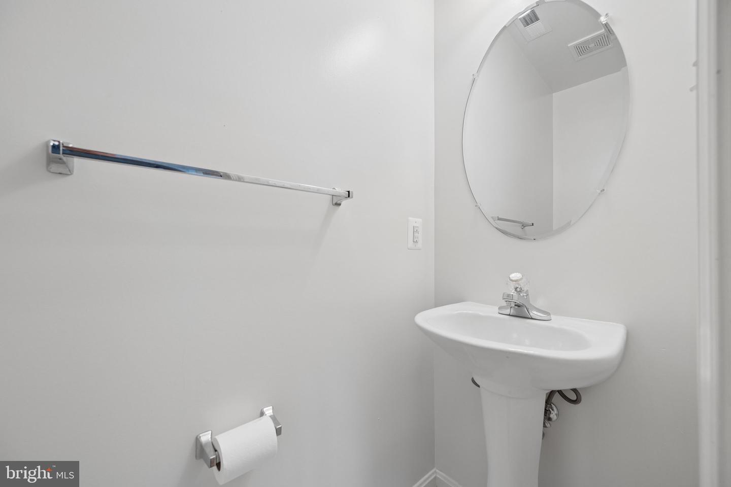 4967 Clarendon Ter Property Photo 21
