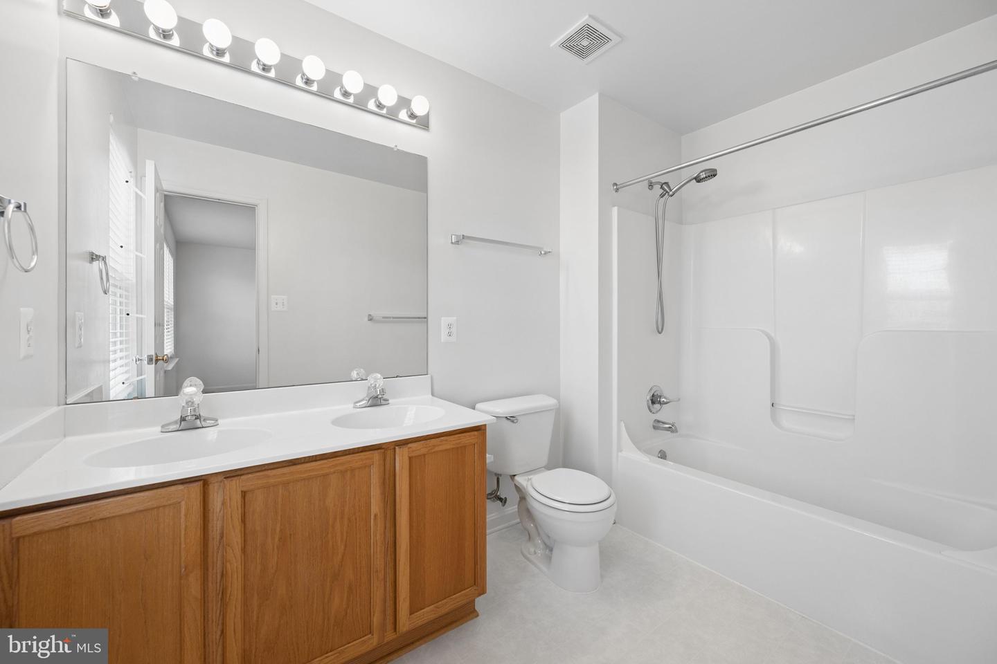 4967 Clarendon Ter Property Photo 28