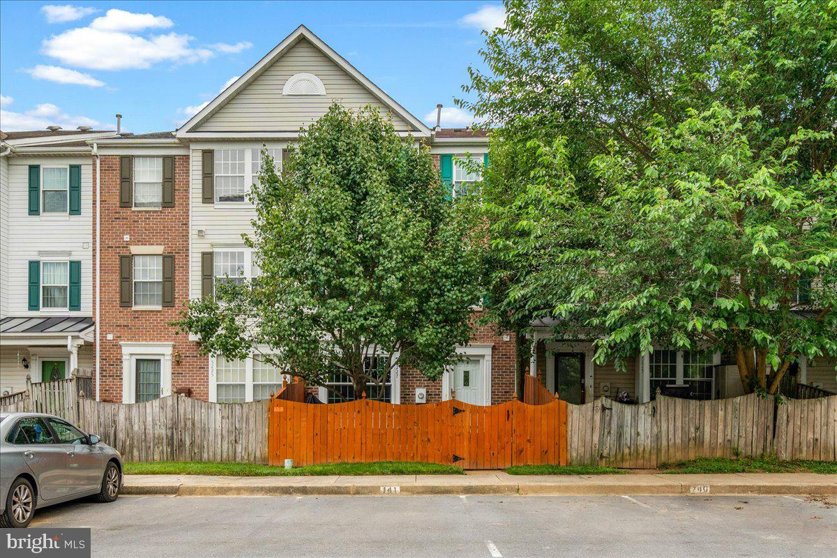 5227 REGAL CT Property Photo 1