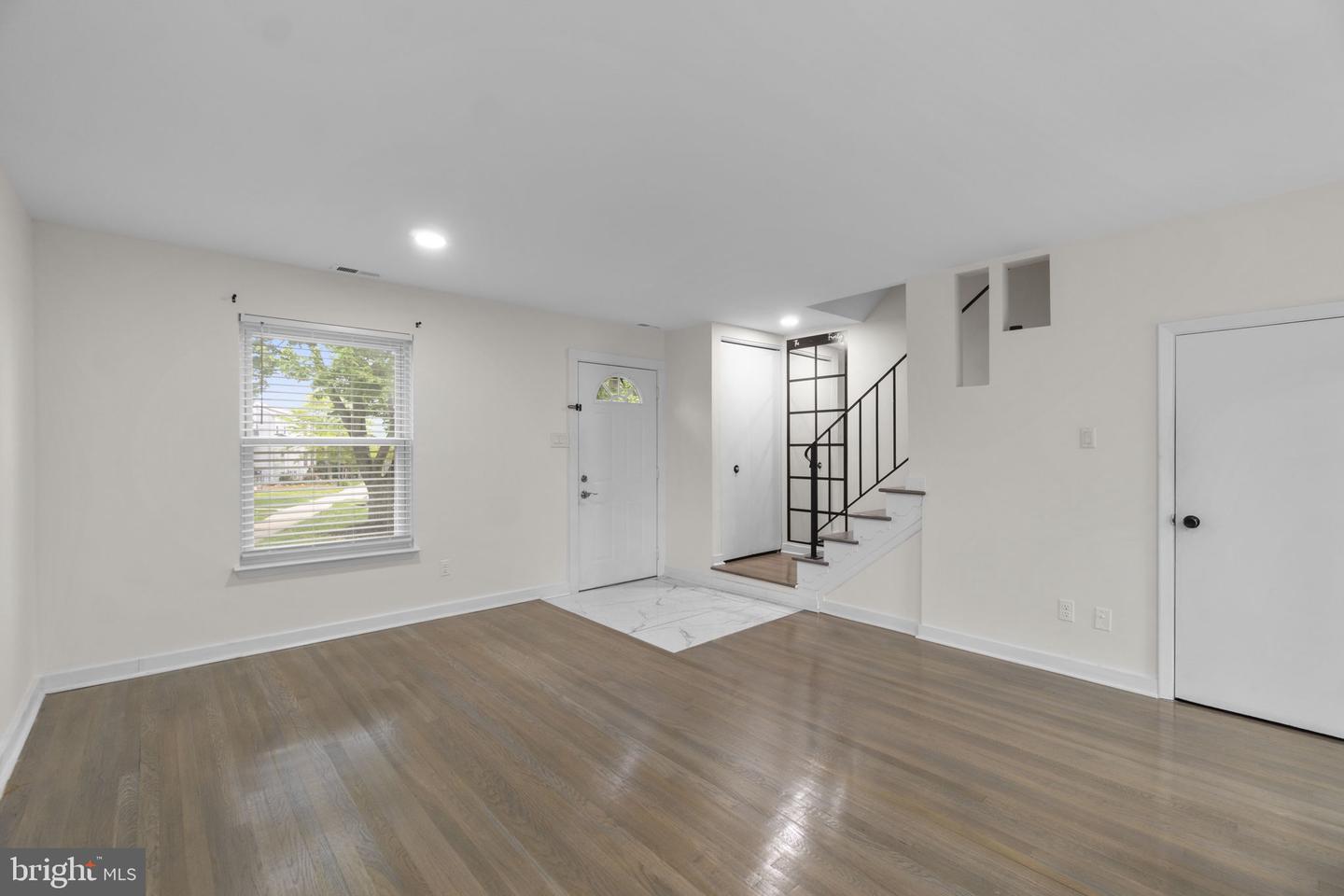 12 Coats Bridge Pl #2f Property Photo 5