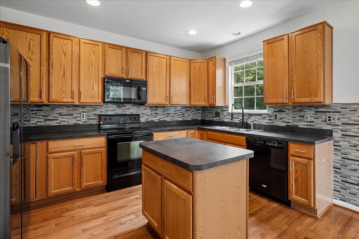 615 Amberfield Rd Property Photo 12